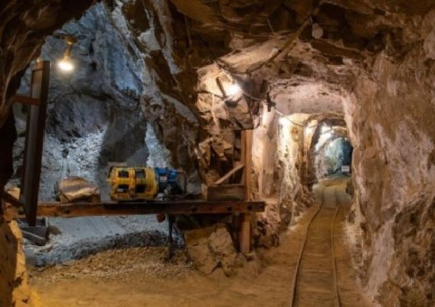 Kina zbulon depozitën më të madhe të arit në historinë e saj, mbi 1,400 tonë ar të pastër