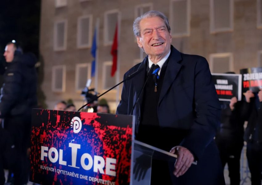 Berisha ndan videon nga protesta: Rrugët e Lubisë e Ramës u shembën njëra pas tjetrës, pse nuk lëvizi skarpata e Rrugës së Kombit?