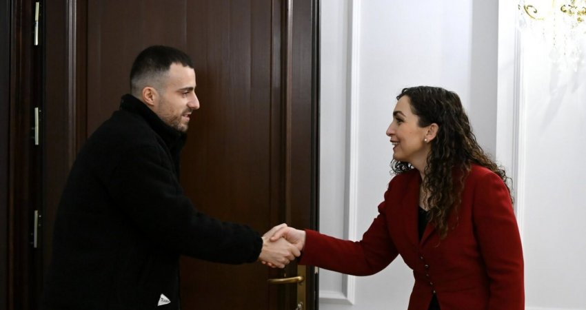 Osmani pret në takim ish-policin Arbnor Spahiu, del me thirrje për mërgimtarët që do të vijnë për festat e fundvitit