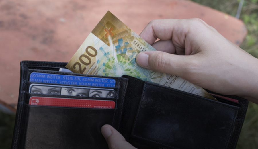 Paga mesatare në Zvicër shkoi mbi 7 mijë franga