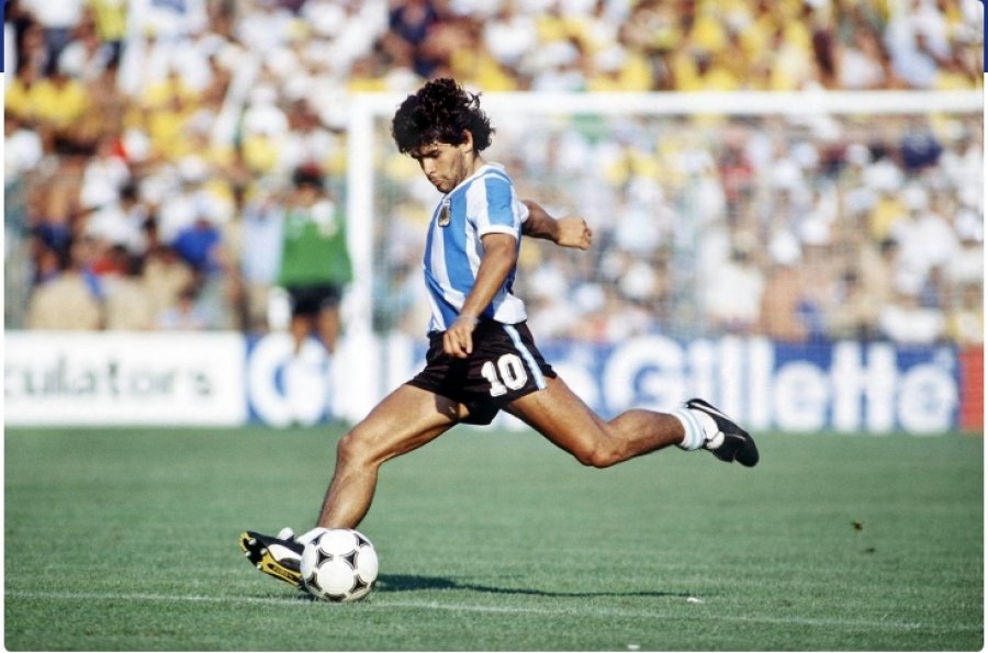 Ai cilësohet si një hyjni e futbollit, pesë vjet që nga vdekja e Diego Armando Maradonës