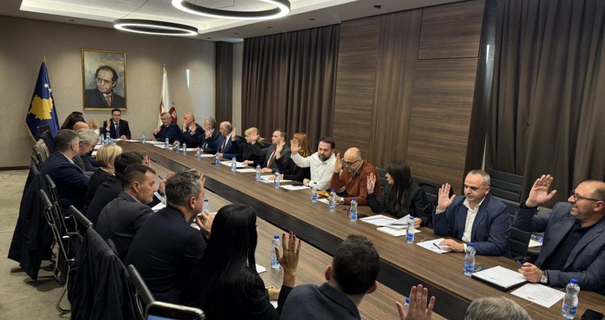 LDK i reagon VV-së: E krijuan krizën, e bllokuan tri herë, tani po shpallen shpëtimtarë – paturpësi e pastër politike