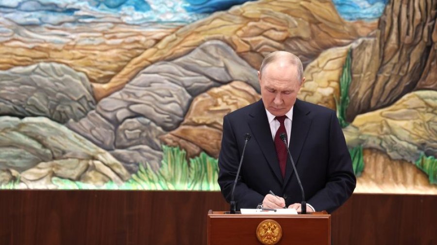 Draft-plani i paqes/ Vërejtjet e ashpra të Putinit tregojnë pak lëvizje në pikat kryesore të ngecjes
