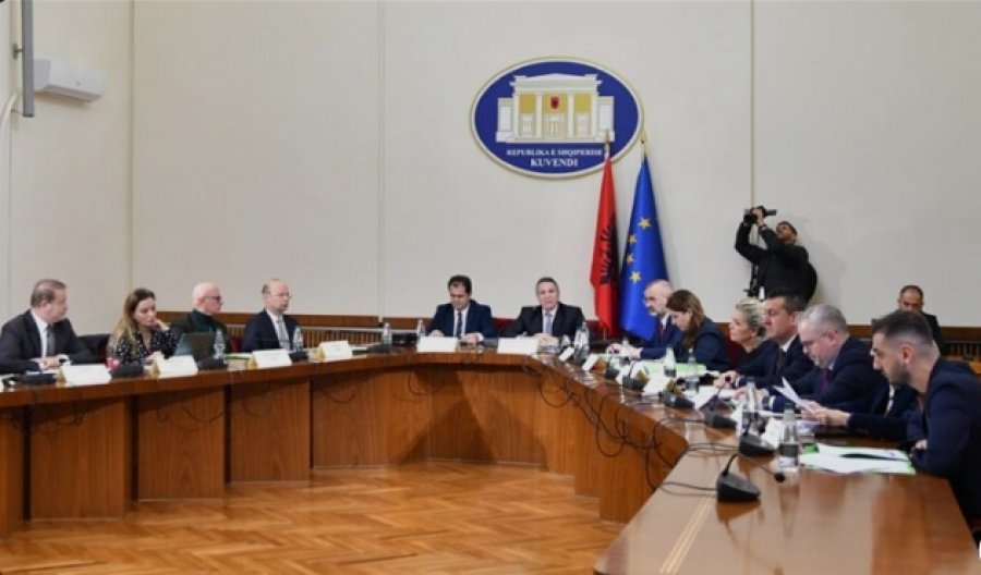 Mblidhet sot Komisioni i Posaçëm për Reformën Zgjedhore, ja çfarë pritet të diskutohet