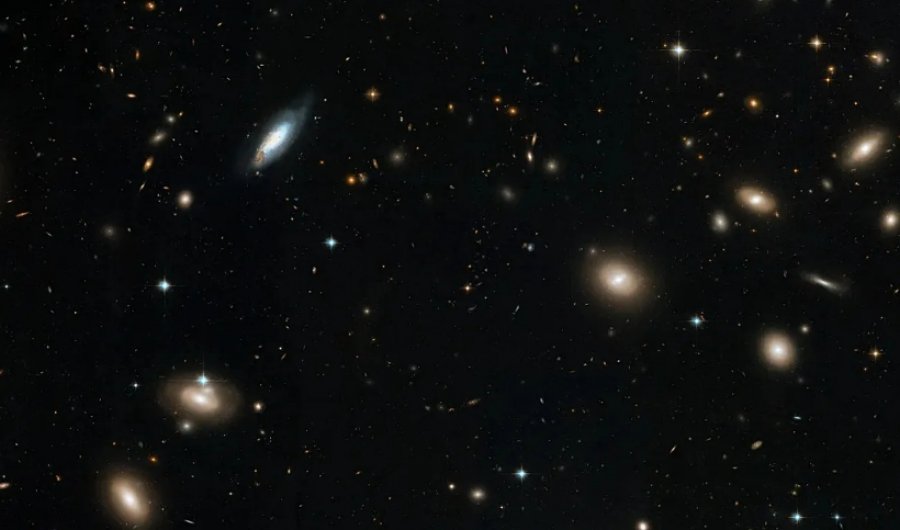 A është parë më në fund materia e errët? Studimi i ri zbulon shkëlqimin misterioz galaktik