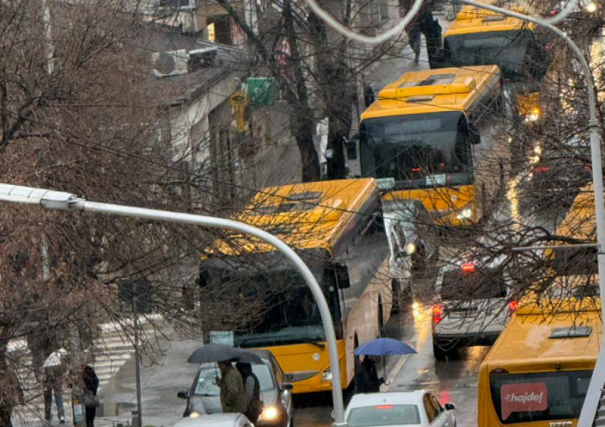 Transporti publik në Kosovë do vazhdojë të jetë i pezulluar deri në sigurimin e mjeteve financiare