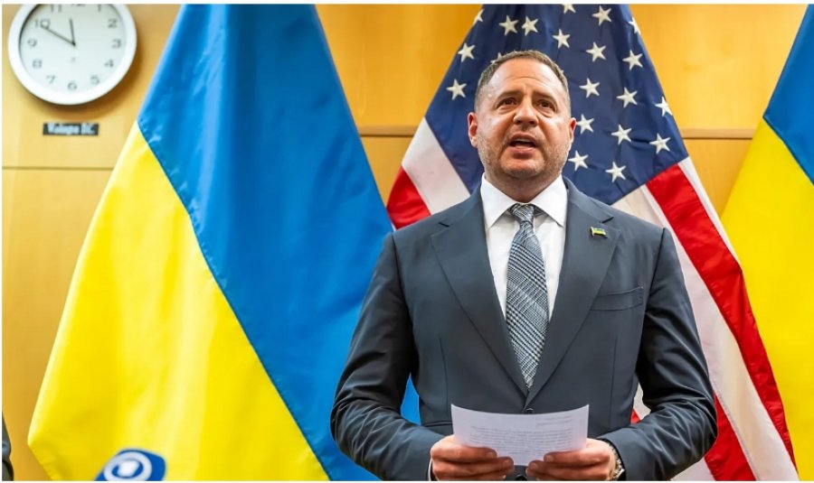 Hetuesit anti-korrupsion bastisin shefin e stafit të Zelenskyt