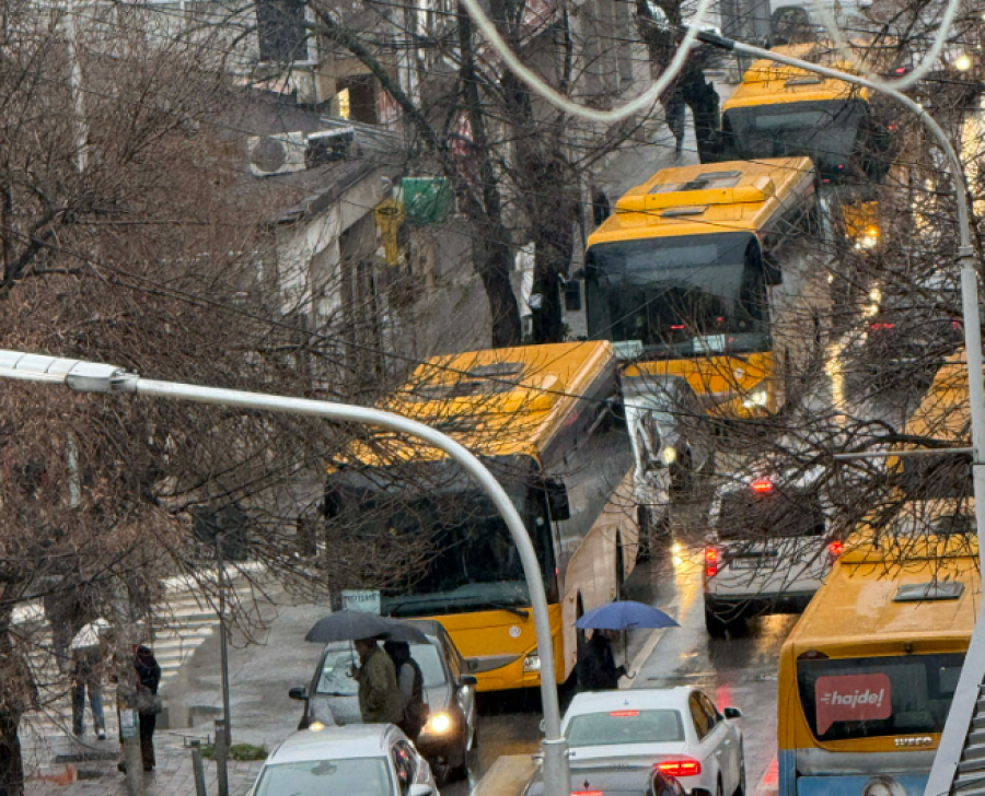 Transporti publik në Kosovë do vazhdojë të jetë i pezulluar deri në sigurimin e mjeteve financiare