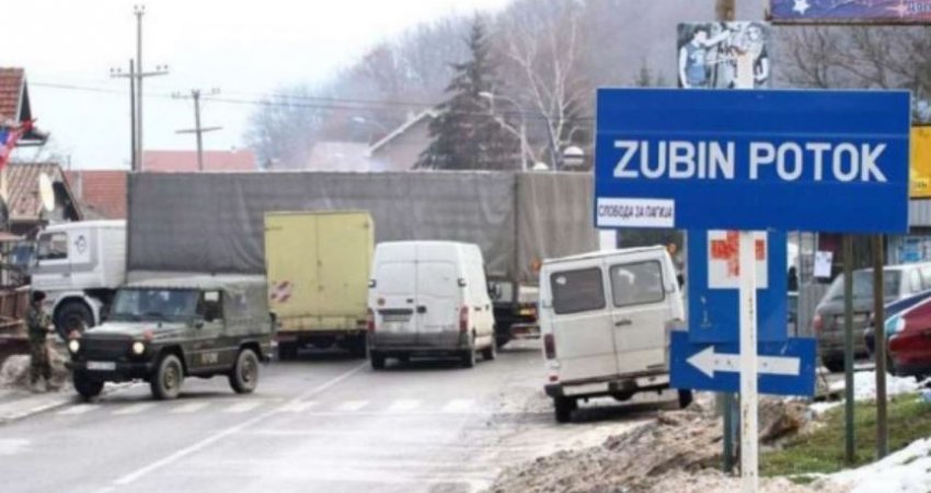 Bllokuan rrugën me kamion në Zubin Potok, dy të arrestuar