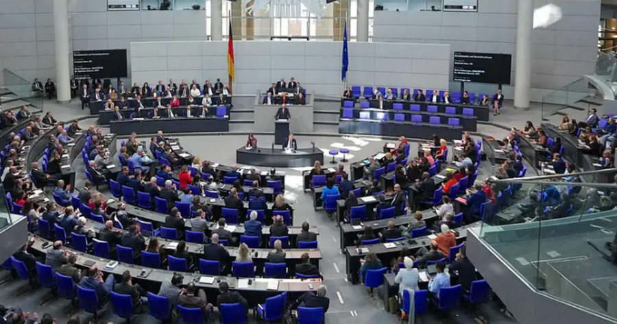 Buxheti i ‘frikshëm’ i Gjermanisë/ Bundestagu miraton 525 miliardë euro shpenzime për vitin 2026 