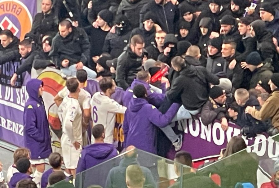 Atalanta mund Fiorentinën, Edin Dzeko merr megafonin dhe shkon tek ultrasit e 'tërbuar' për ‘shpjegime’