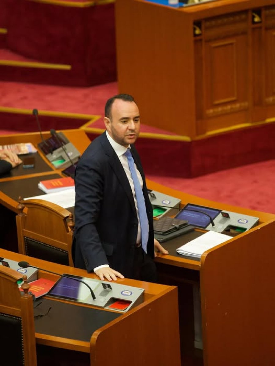 Balliu: Më shumë opozitë ndaj Ramës bën Diella sesa Bajrami, Presidenca një kukull qesharake në duart e narko-kryeministrit