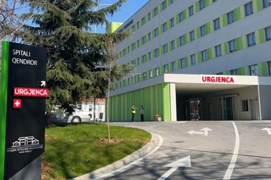 Ra në një enë me ujë të nxehtë, përfundon në spital 2-vjeçarja, e mitura ndodhej në banesat sociale