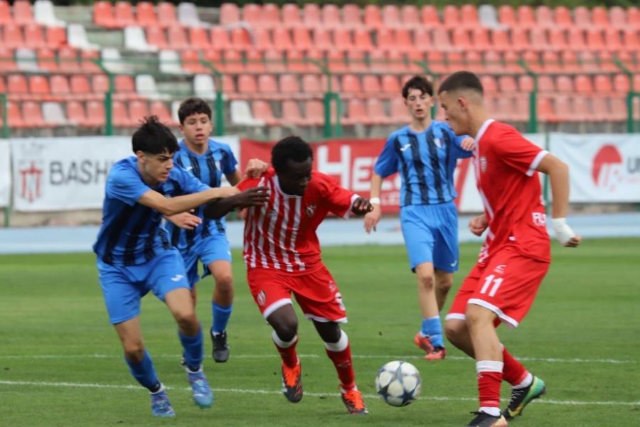 Skënderbeu U-19 kalon në raundin e dytë, përballet me Aston Villan