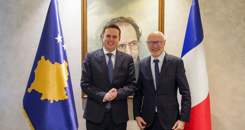 Abdixhiku takohet me Guerot, flasin për zhvillimet në vend