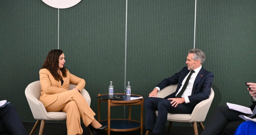 Osmani zhvillon takim me kryeministrin holandez, flasin për heqjen e masave të padrejta të BE-së ndaj Kosovës