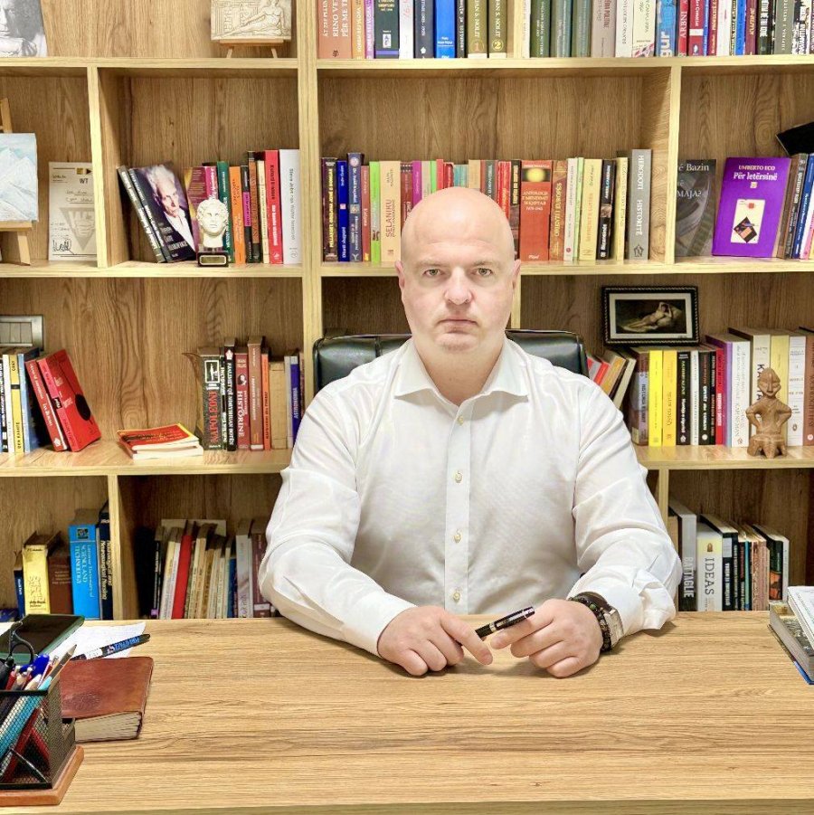 Vëllai po i arrestohej nga SPAK, deputeti i PS live në emision: U njoftova mbrëmë për aksionin...