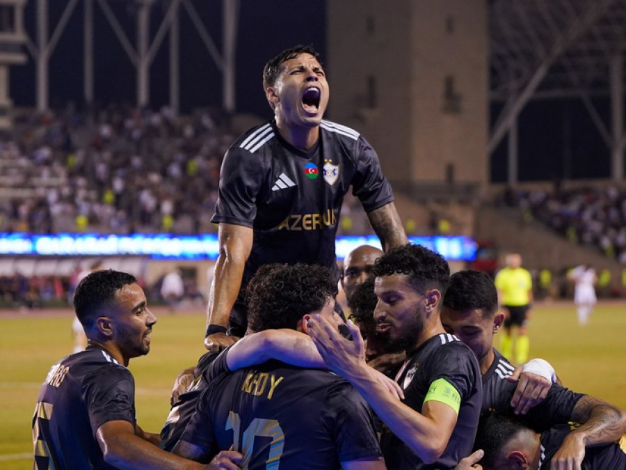 Renditja e Championsit/ Kryesojnë pretendentët, por edhe surpriza Qarabag me pikë të plota