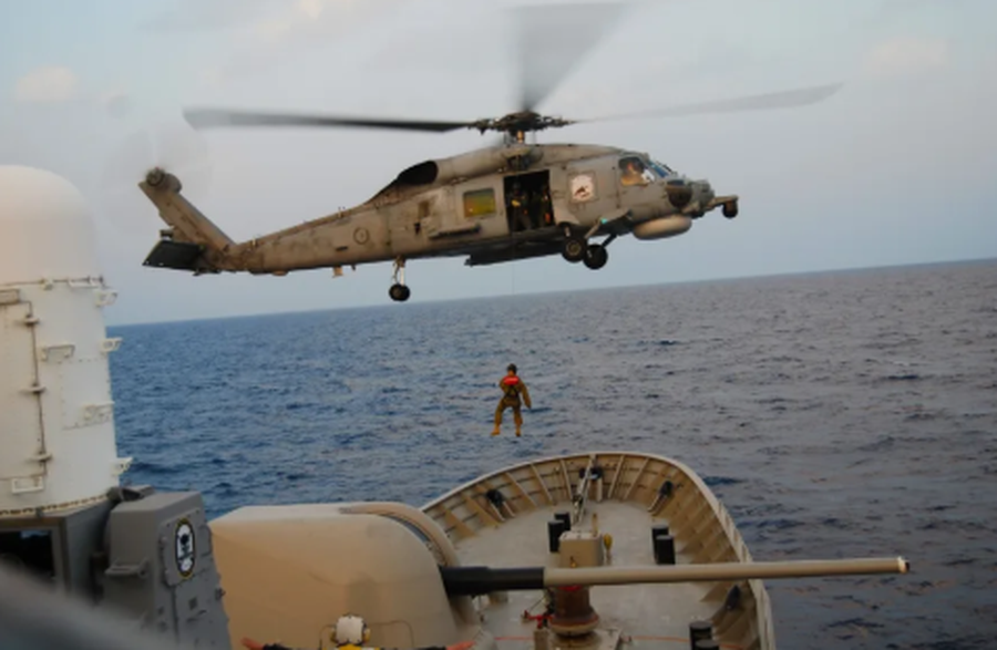 Tanke, helikopterë dhe anije në një skenar real lufte, Greqia shpalos forcën