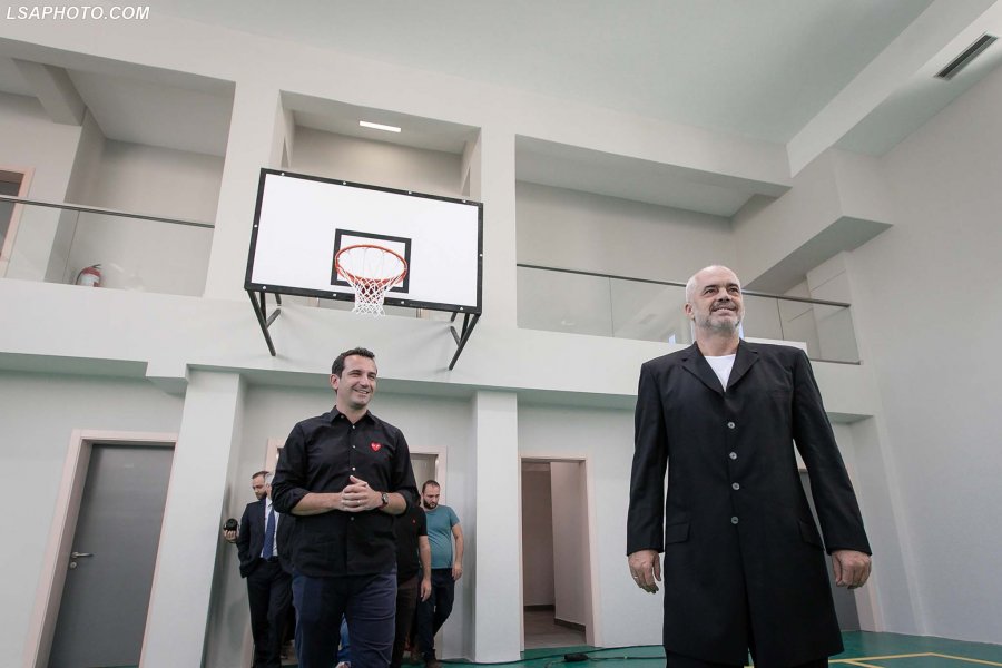 Premtime me lugën bosh: Shkollat e reja të ndërtuara në Tiranë nuk kanë mensa