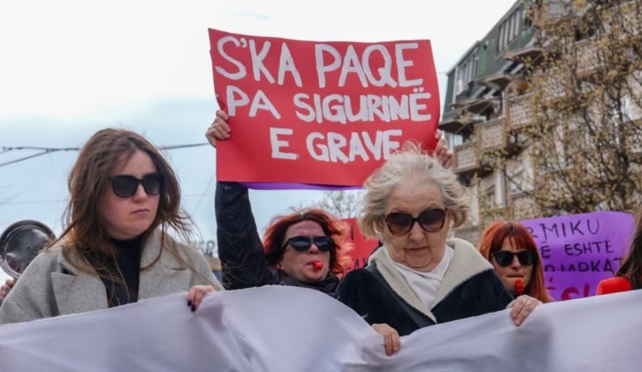 Realiteti ndryshe nga statistikat në Kosovë, shumë gra s’ndihen të sigurta natën