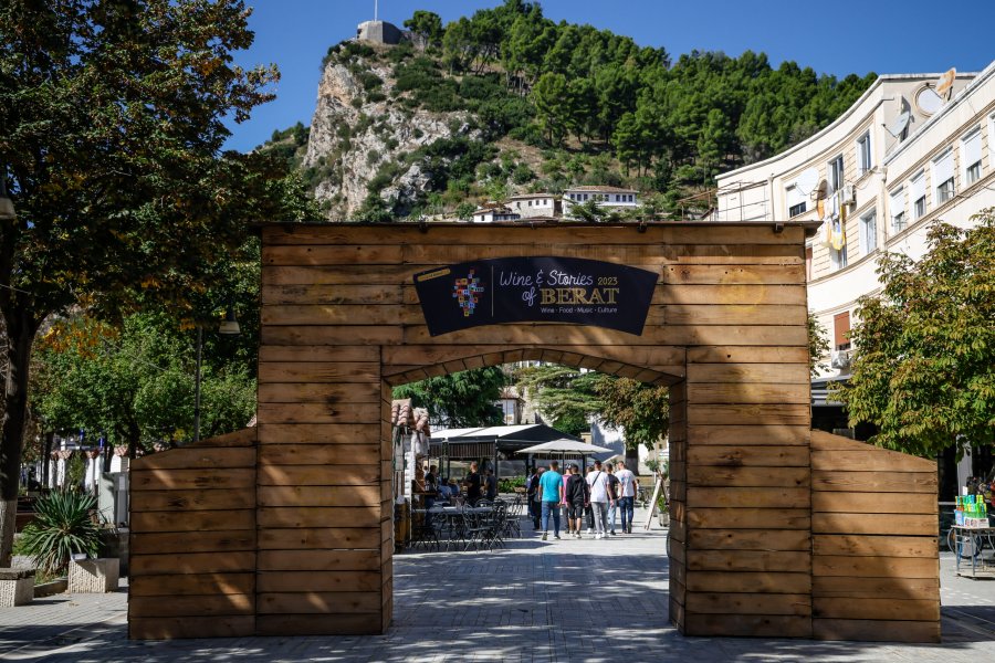 Berati mirëpret edicionin e katërt të Festivalit të Verës 'Wine & Stories'