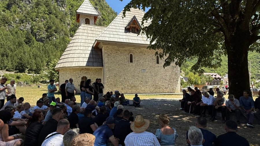'Jo një tjetër korrik i turpit '/ Apeli drejtuar qeverisë nga Famullitari i Thethit: Ndaloni prishjen e shtëpive, mbroni dinjitetin e qytetarëve!