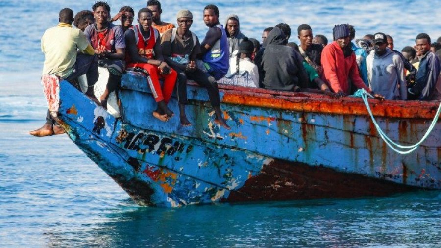 Mbytet anija me emigrantë, 7 të vdekur, 2 të tjerë ndërruan jetë pas shpëtimit
