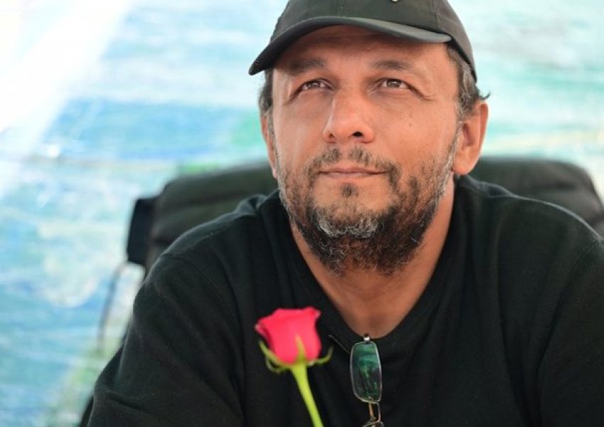 'Ai është babai i të gjithëve'/ Djali i ndërroi jetë në aksidentin me tren, Pano Ruçi merr mbështetje të madhe në grevën e urisë
