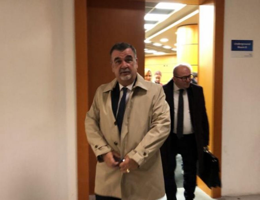 E rëndë/ Gjyqtari Astrit Kalaja qëllohet me armë brenda sallës në gjykatën e Apelit të Tiranës