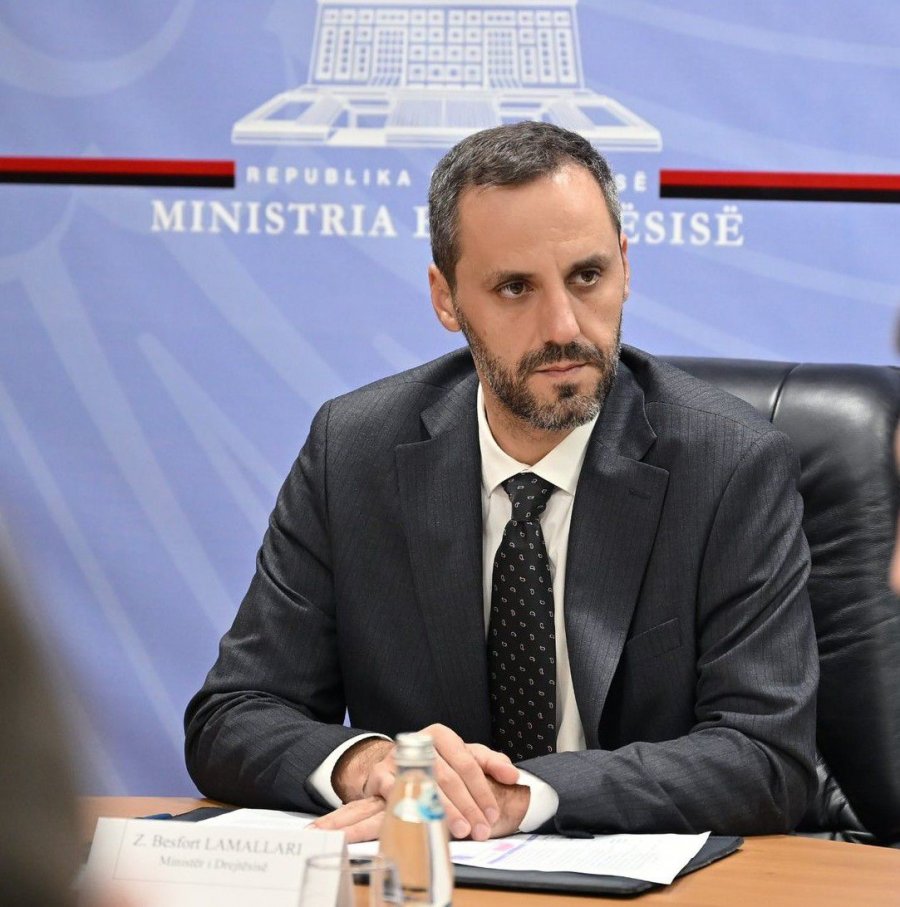 Ministri i ri i Drejtësisë pas vrasjes së gjyqtarit Kalaja: Do ashpërsojmë dënimin për armëmbajtjen pa leje!