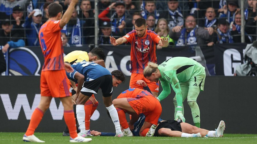 VIDEO/ Heroi i ditës në Gjermani, i shpëton jetën kundërshtarit pas përplasjes së tmerrshme me portierin Karius