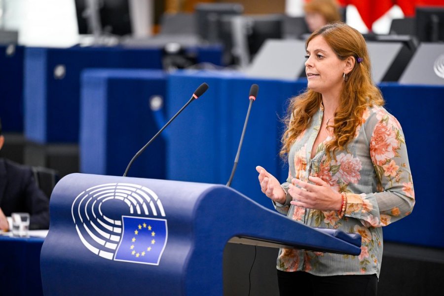 Eurodeputetja Ilaria Salis fitoi imunitetin, Hungaria denoncon PE për mbrojtjen e aktivistes: Vendi i saj është në burg!
