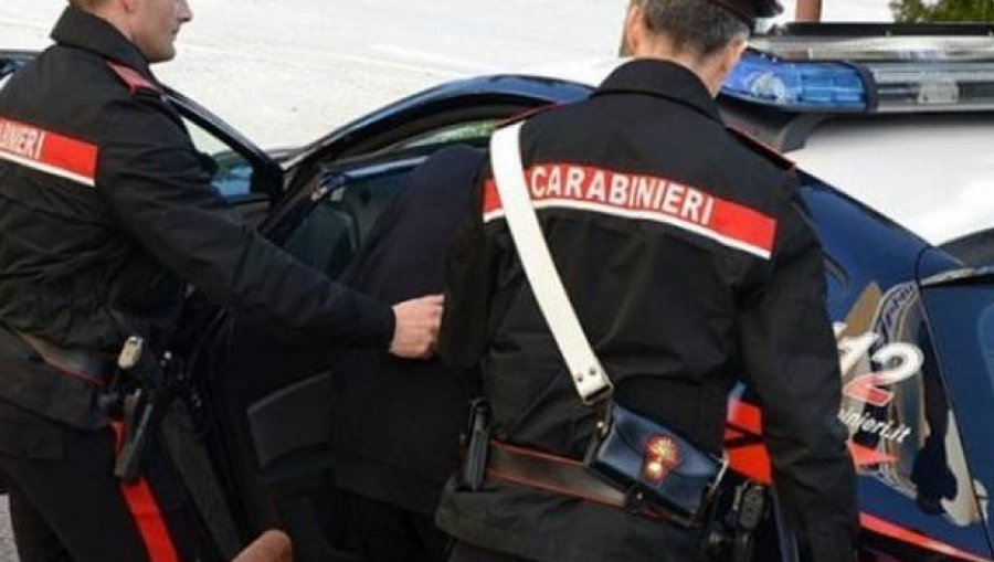  I skeduar si pjesë e rrjetit të trafikut të kokainës, 39-vjeçari shqiptar kapet duke e shitur në pako menteje