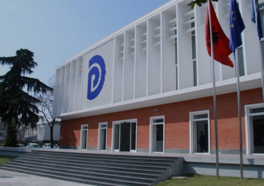 Shkeli Kushtetutën: PD nis procedurat për kërkesën e shkarkimit të Begajt