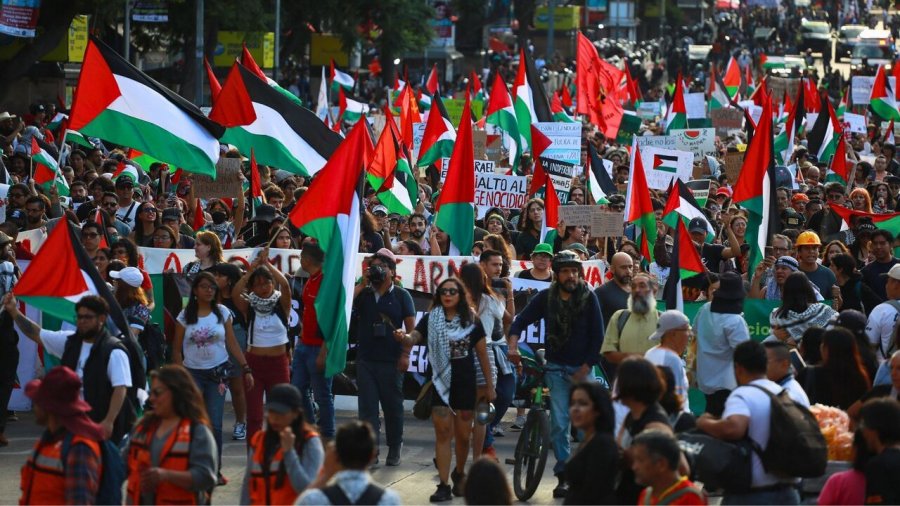 VIDEO/ Qindra marshojnë në Mexico City, kërkohet përfundimi i luftës në Gaza
