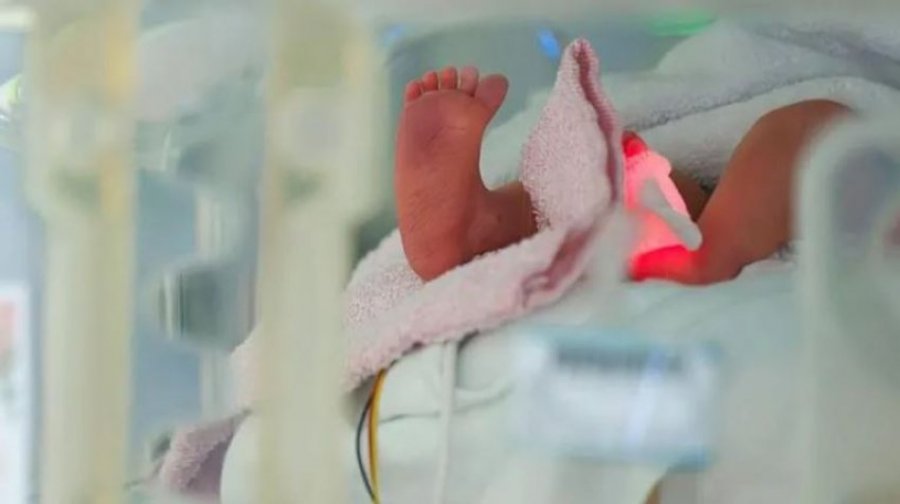 E pabesueshme: U ndërruan në lindje, takohen pas 35 vitesh
