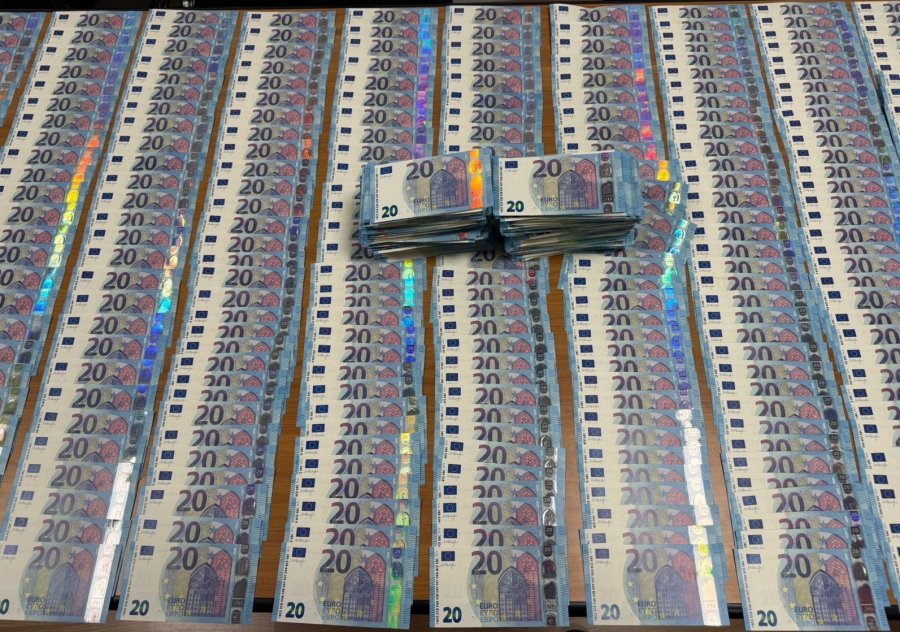 Kosovë/ Kërkohet paraburgim për dy të dyshuarit që u kapën me 40 mijë euro të falsifikuara