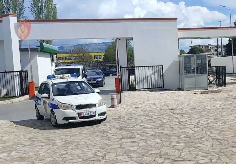 Shkodër/ Ndihmoi emigrantët për të kaluar kufirin ilegalisht, arrestohet 19-vjeçari