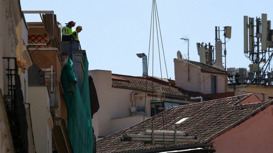 'Po kthehej në hotel me 4 yje'/ Si u shemb ndërtesa gjashtëkatëshe në Madrid që mori 4 jetë