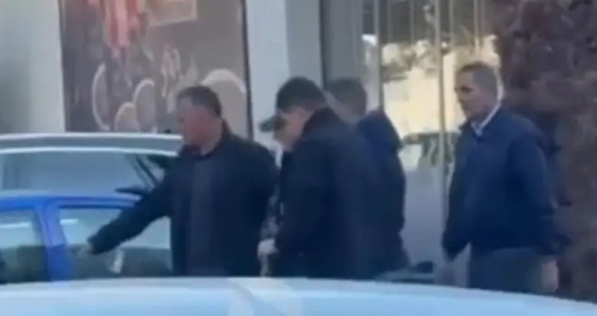 Me duar të lidhura e i rrethuar, momenti kur arrestohet Fatmir Sheholli
