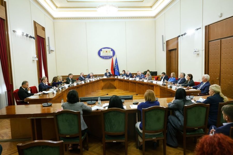 Konferenca e Kryetarëve/ Mazhoranca shkel rregulloren, PD kërkon katër orë debat: Të respektohet e drejta e fjalës