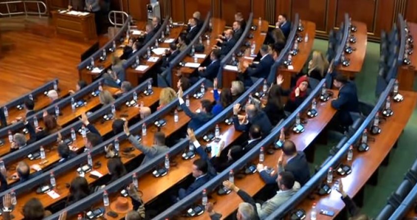 Liljana Stevanoviq dështon plot tri herë për t’u zgjedhur nënkryetare e Parlamentit