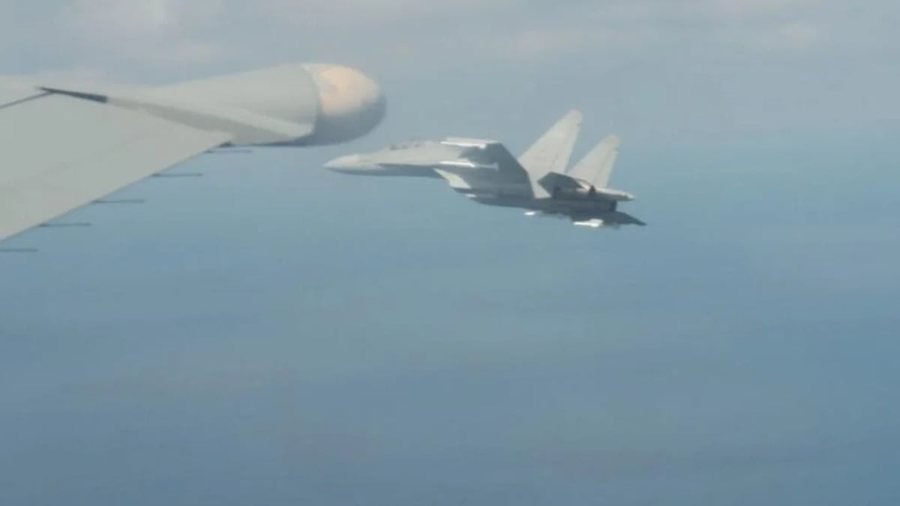 Vetëm 60 metra nga konflikti botëror/ Avionët luftarakë kinezë iu afruan me shpejtësi avionit kanadez 