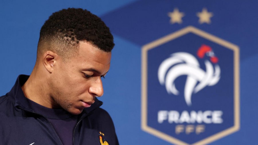 Reali i Madridit në ankth: Mbappé rrezikon të luajë i dëmtuar me Francën