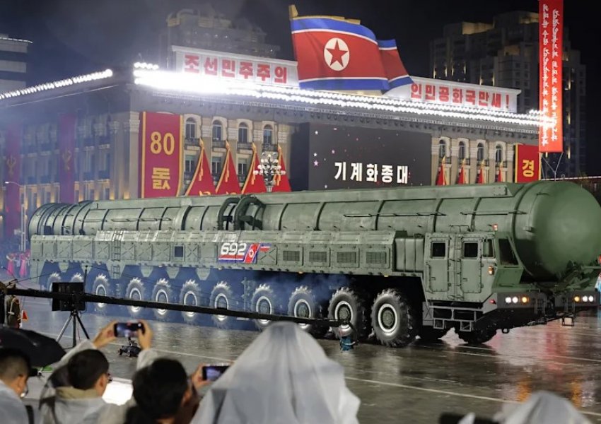 Raketa që mund të godasë kudo në Amerikë/ Pse Kim Jong-un po tregon ‘muskujt’ tani?