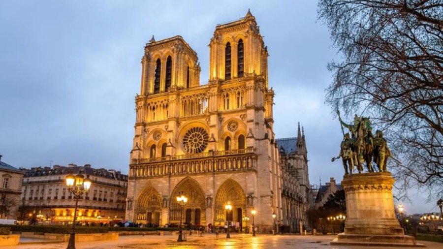 'Do të ndodhë një masakër'/ Tronditet Parisi, letra anonime në Katedralen Notre-Dame paralajmëron një sulm 