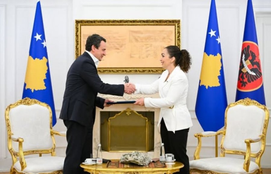 Presidentja Osmani mandaton Albin Kurtin për formimin e Qeverisë