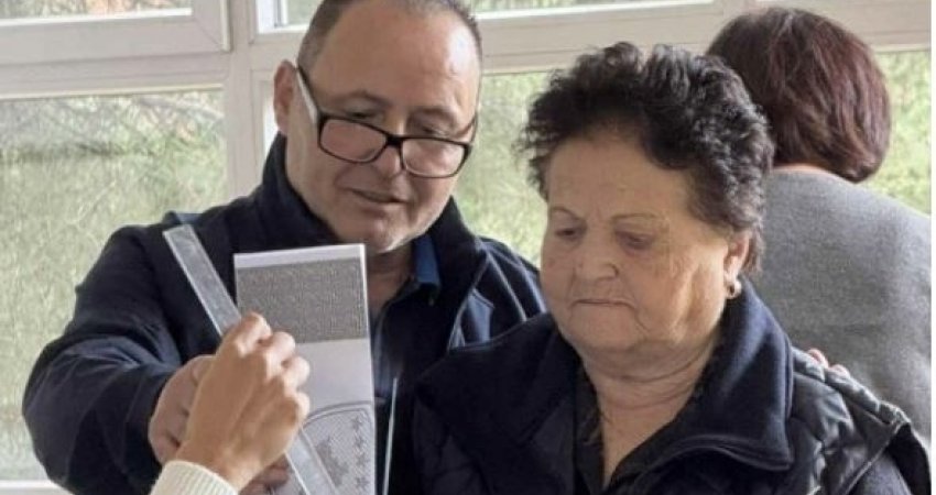 Qytetarja më e vjetër e Pejës, votoi sot në moshën 99 vjeç