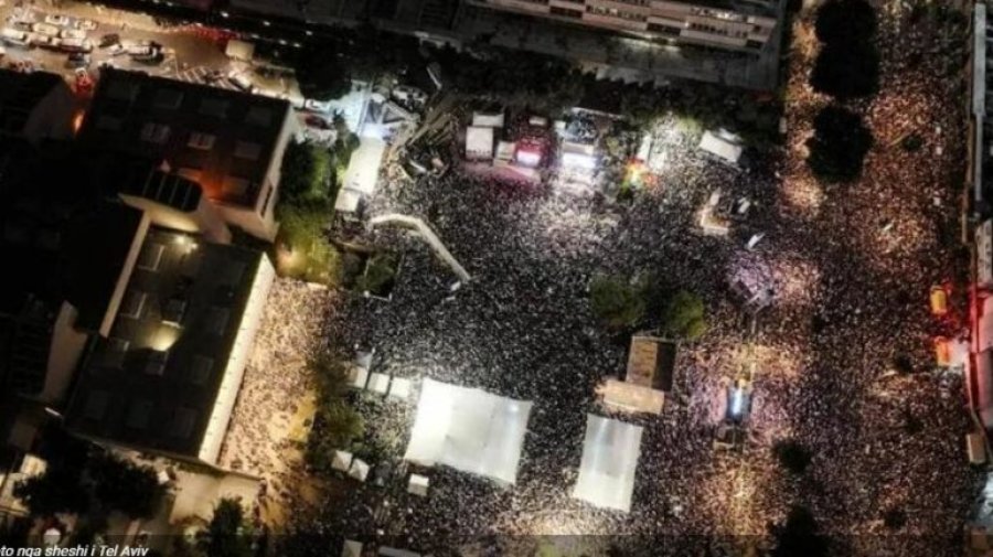 Tubim masiv në Tel Aviv, falënderime për Trump dhe fërshëllima për Netanyahun